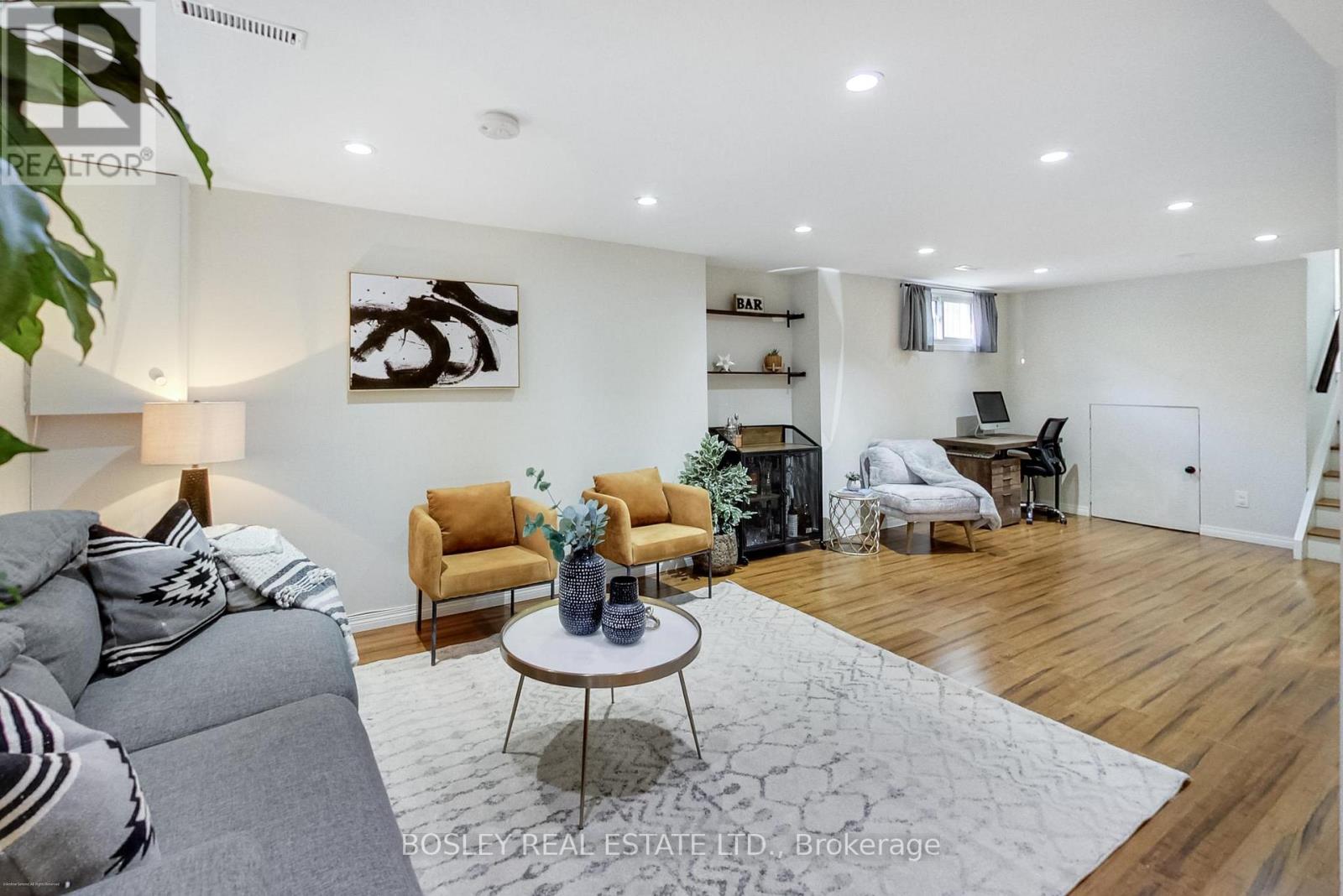 801 Eaglemount Crescent, Mississauga, Ontario  L5C 1H2 - Photo 25 - W12847164