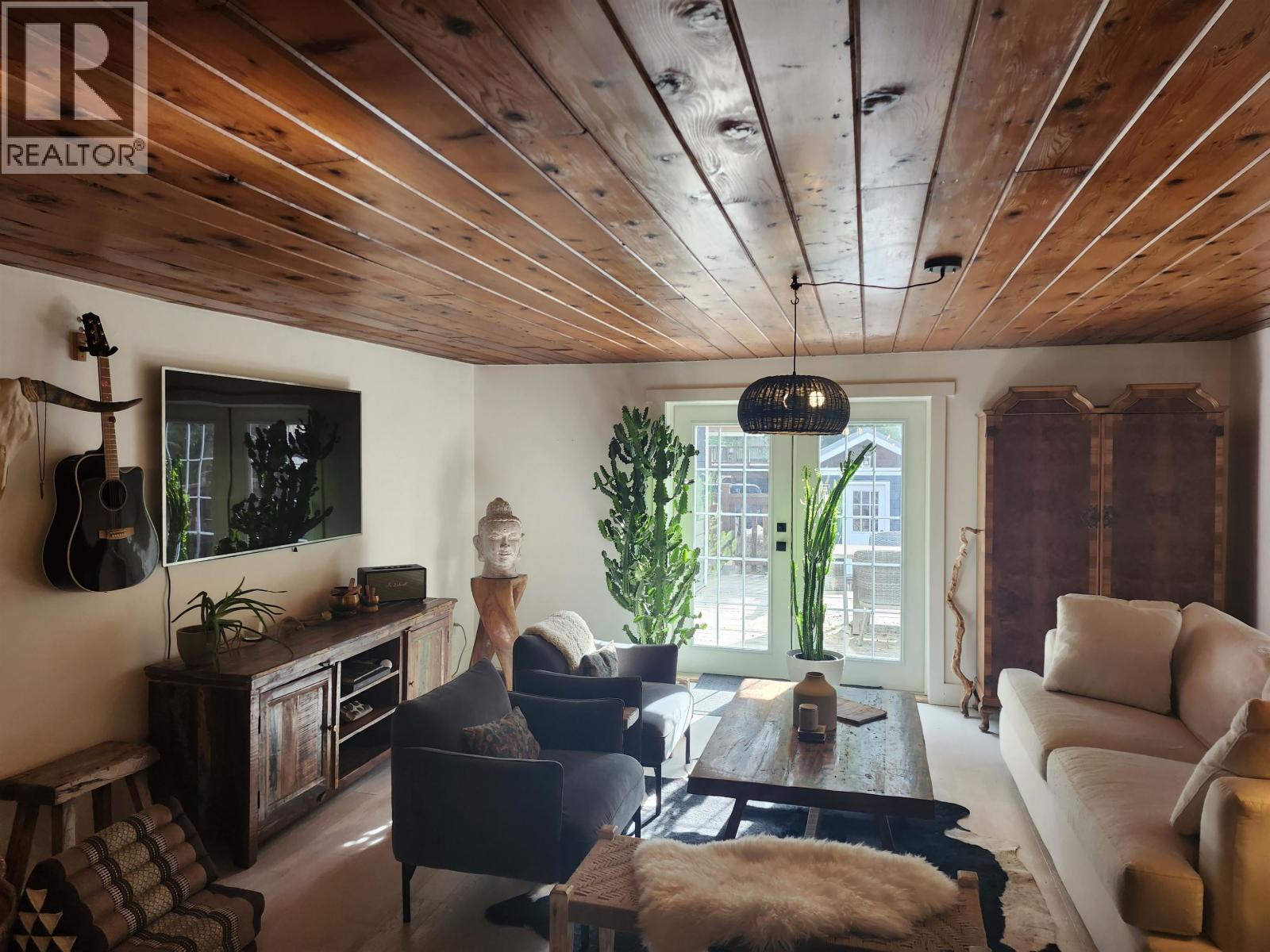 14848 SQUAMISH VALLEY ROAD, Squamish, British Columbia