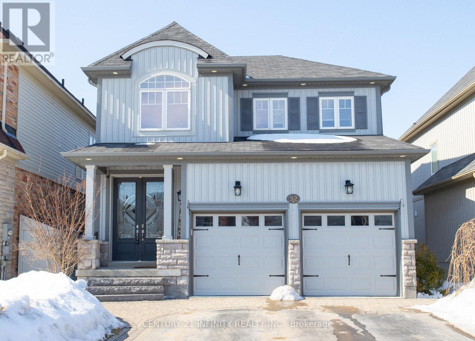 32 BUXTON LANE, Clarington, Ontario