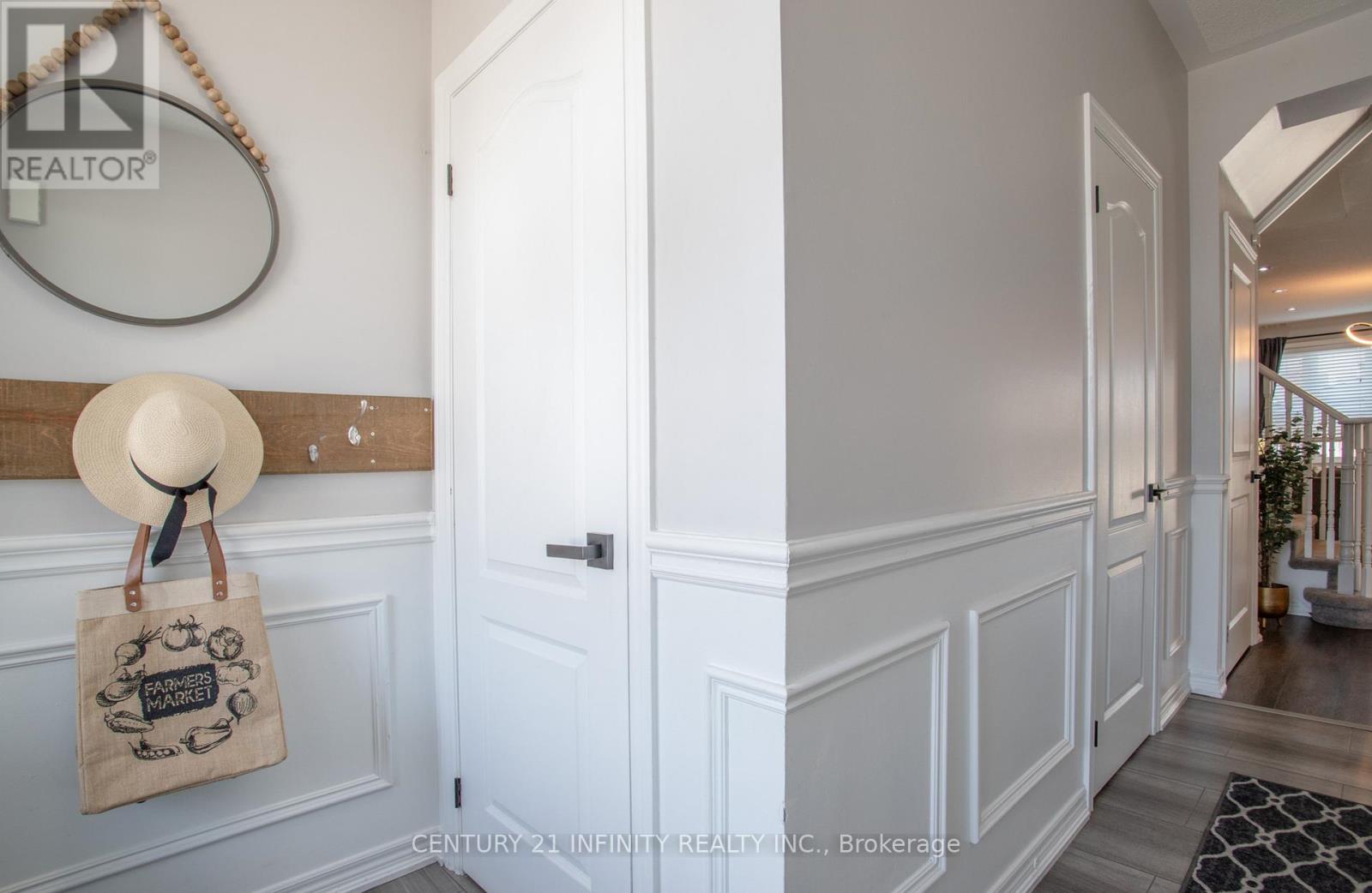 32 Buxton Lane, Clarington, Ontario  L1C 0J5 - Photo 4 - E12847214