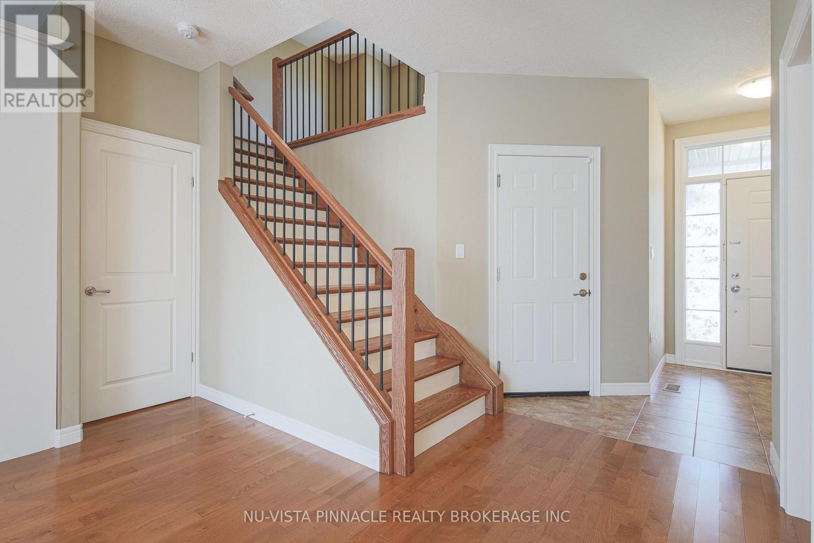 702 Springwood Crescent, London North, Ontario  N6G 0H8 - Photo 3 - X12847190