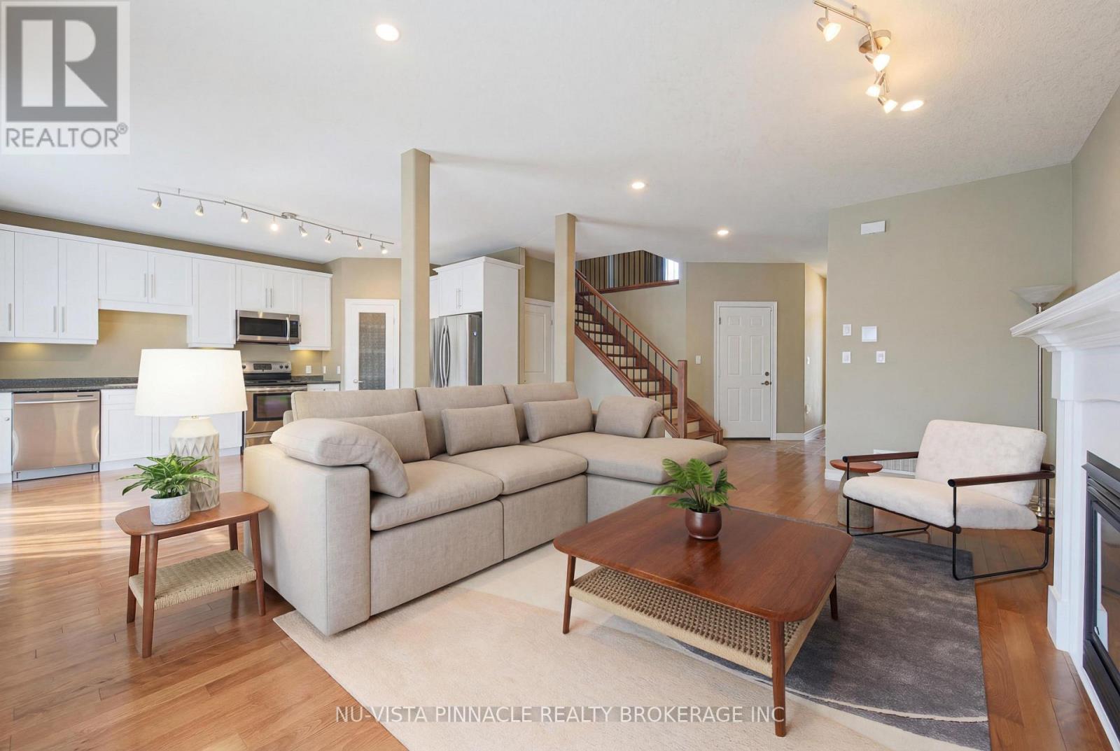 702 Springwood Crescent, London North, Ontario  N6G 0H8 - Photo 5 - X12847190