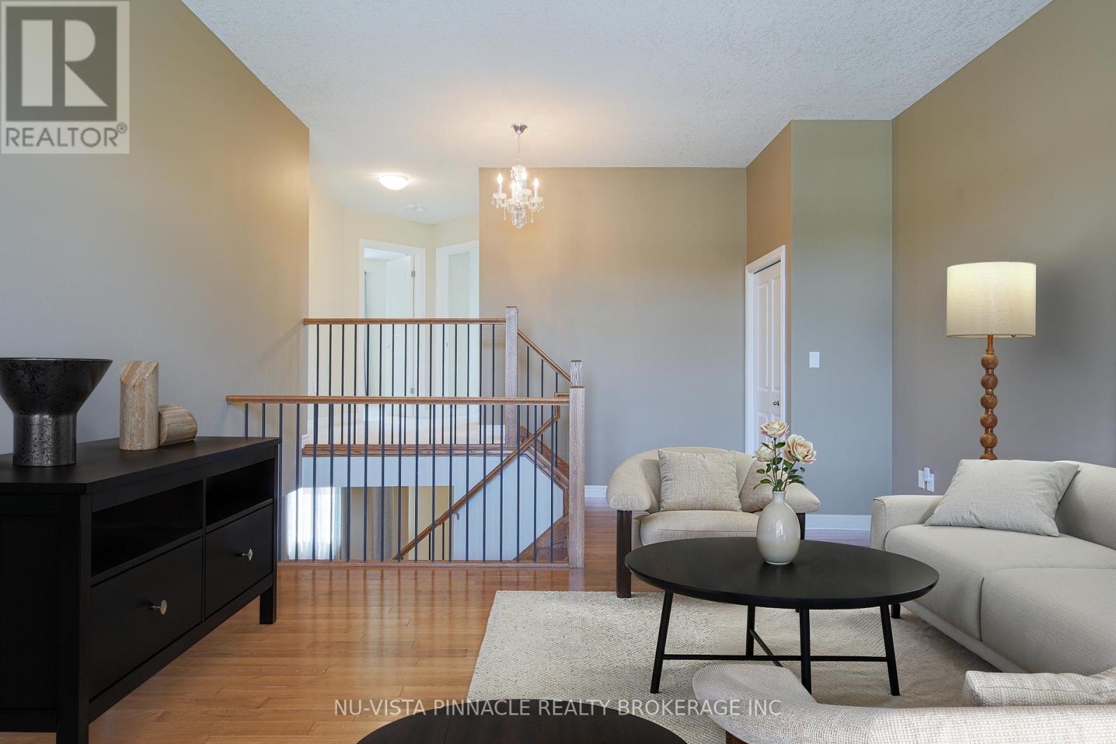 702 Springwood Crescent, London North, Ontario  N6G 0H8 - Photo 7 - X12847190