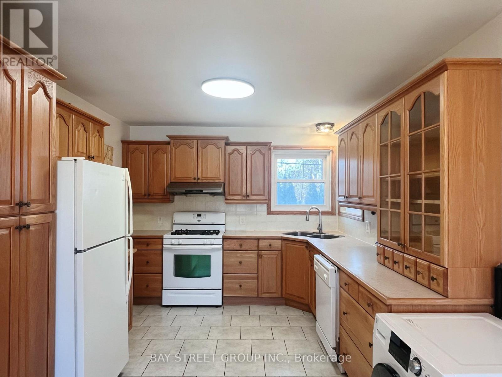 Upper - 12 Wakil Drive, St. Catharines, Ontario  L2T 3H8 - Photo 10 - X12847188