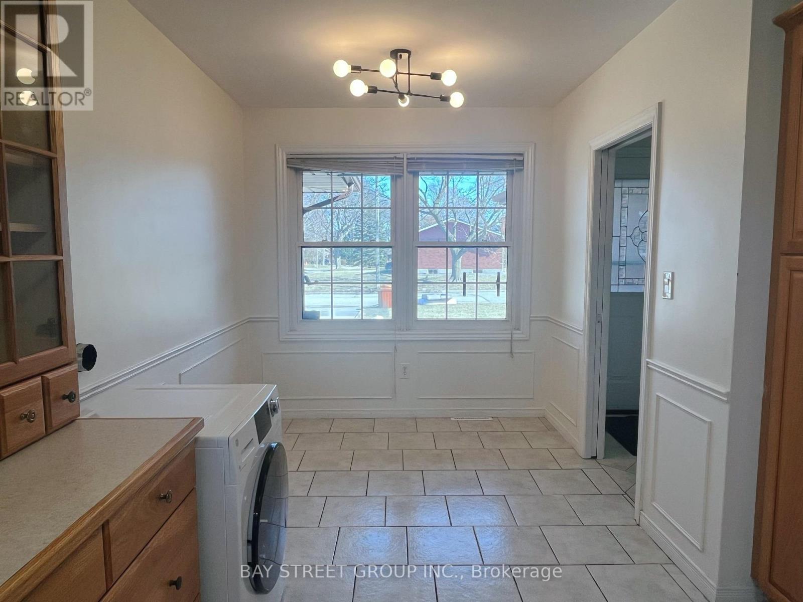 Upper - 12 Wakil Drive, St. Catharines, Ontario  L2T 3H8 - Photo 12 - X12847188