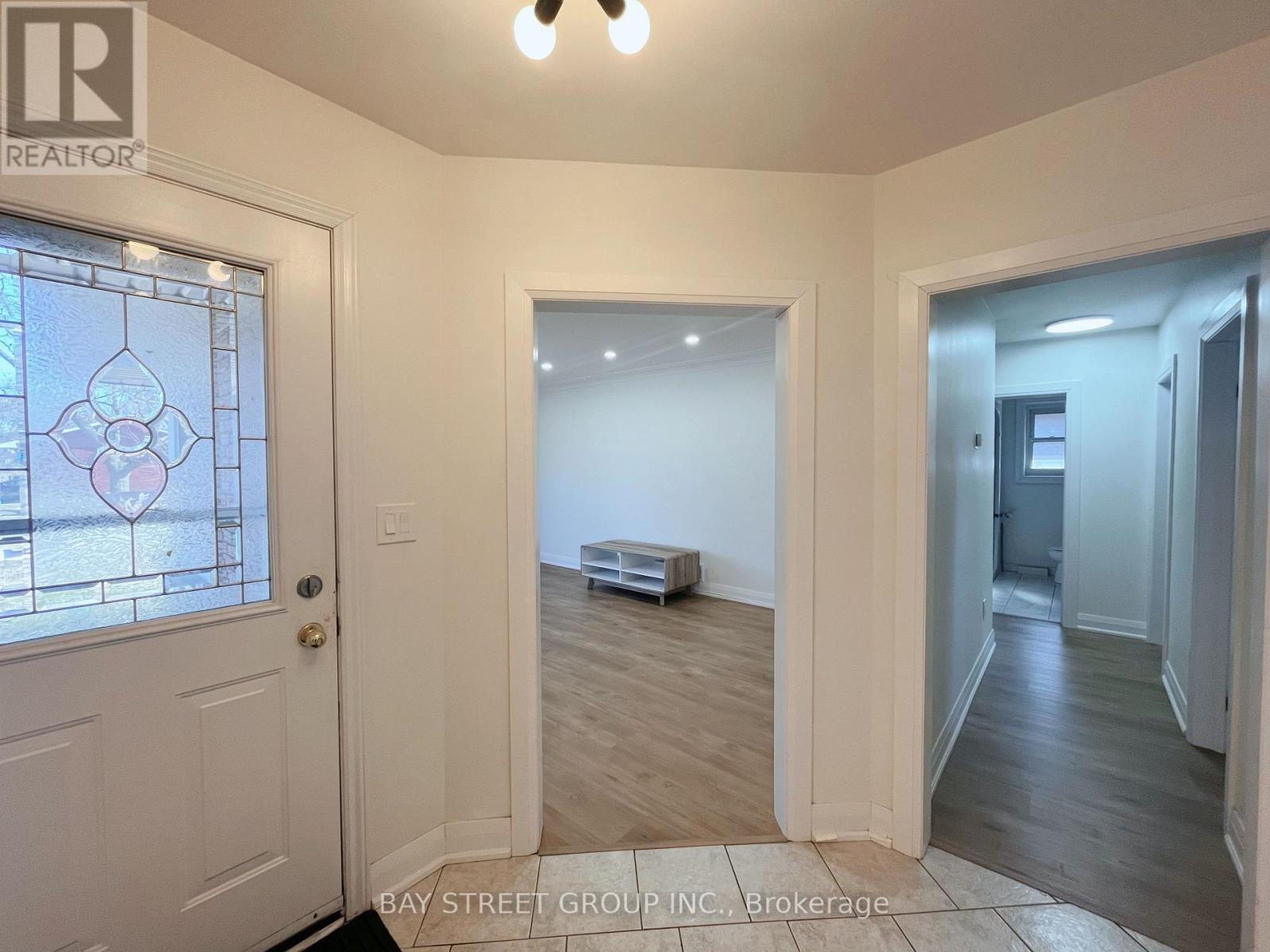 Upper - 12 Wakil Drive, St. Catharines, Ontario  L2T 3H8 - Photo 2 - X12847188