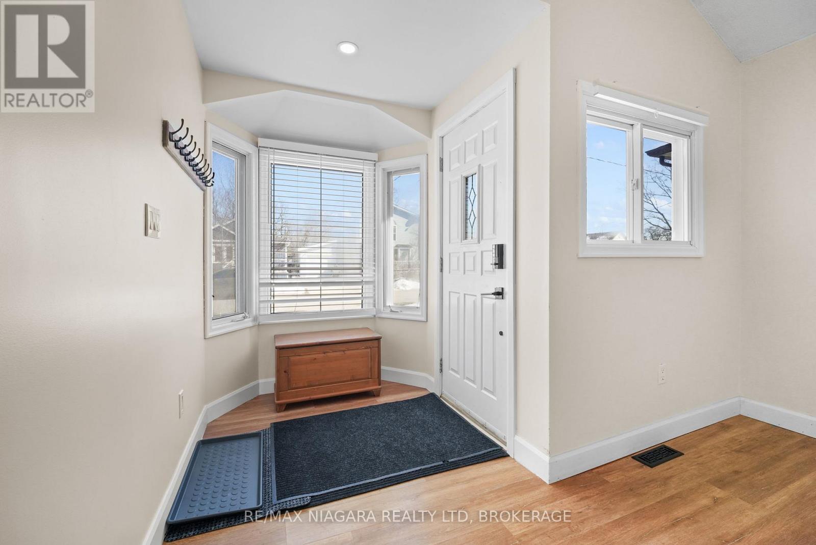 64 Churchill Street, St. Catharines, Ontario  L2S 2P5 - Photo 3 - X12847210