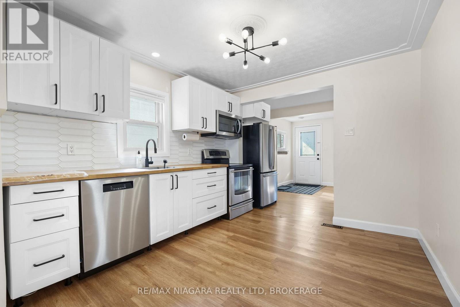 64 Churchill Street, St. Catharines, Ontario  L2S 2P5 - Photo 5 - X12847210