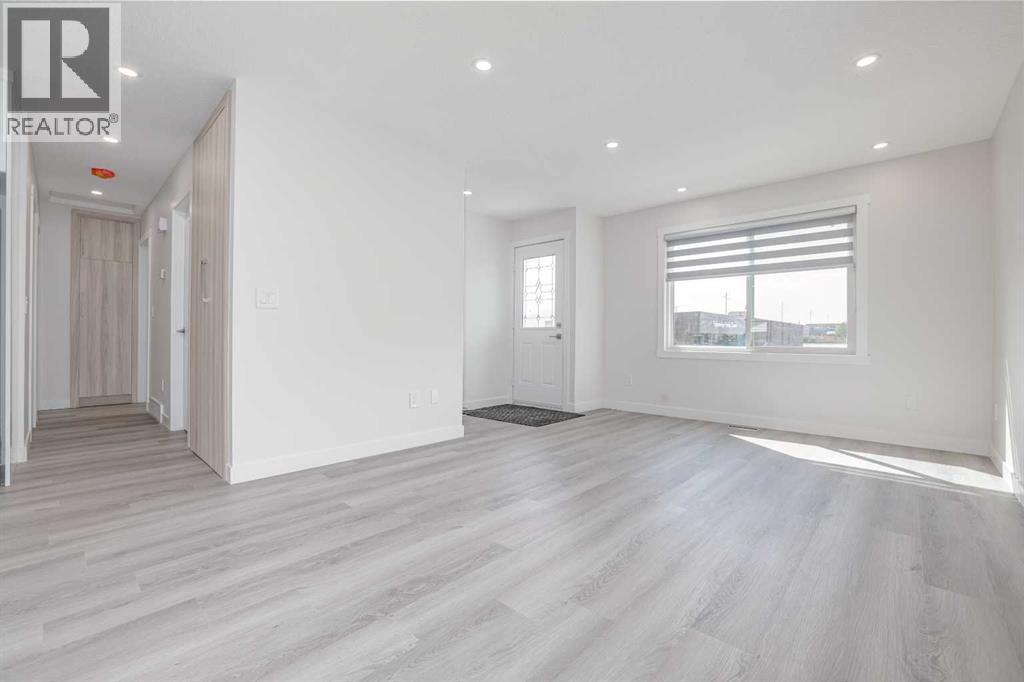 152 Falconridge Crescent Ne, Calgary, Alberta  T3J 3E9 - Photo 5 - A2283503