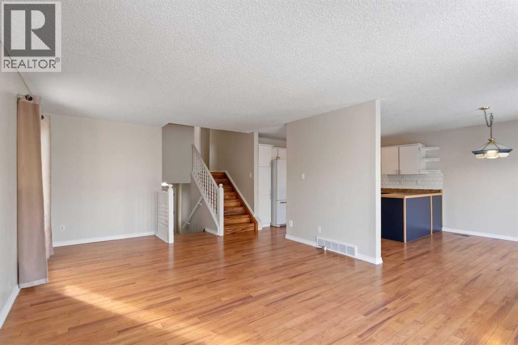 105 Goodwin Place, Fort Mcmurray, Alberta  T9J 1K1 - Photo 4 - A2288391