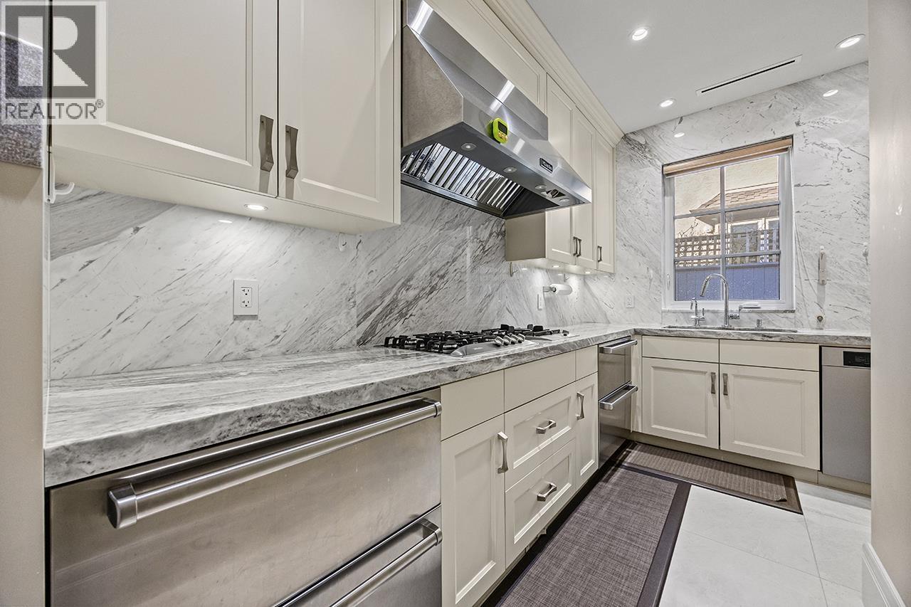 Listing Picture 12 of 40 : 6886 ANGUS DRIVE, Vancouver / 溫哥華 - 魯藝地產 Yvonne Lu Group - MLS Medallion Club Member