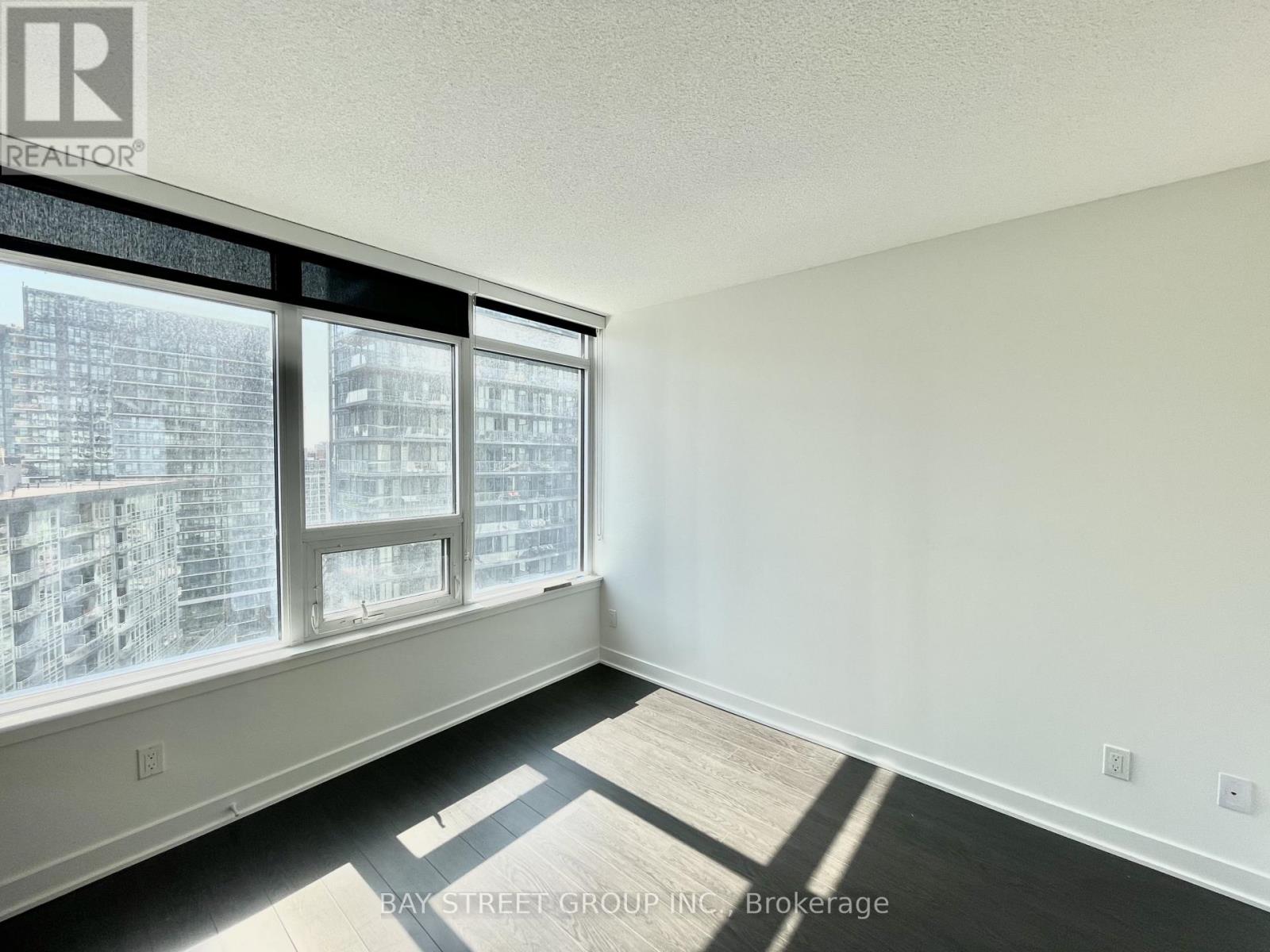 2012 - 19 Bathurst Street W, Toronto, Ontario  M5V 0N2 - Photo 7 - C12847224