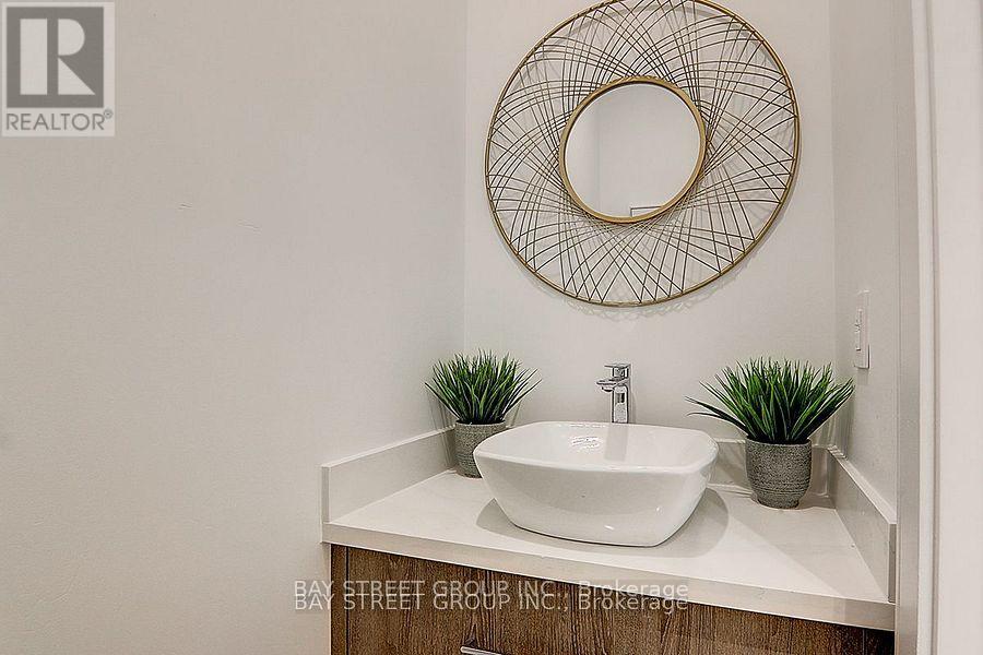 329 Clinton Street, Toronto, Ontario  M6G 2Y7 - Photo 14 - C12847242