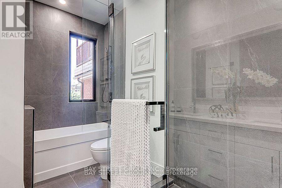 329 Clinton Street, Toronto, Ontario  M6G 2Y7 - Photo 19 - C12847242