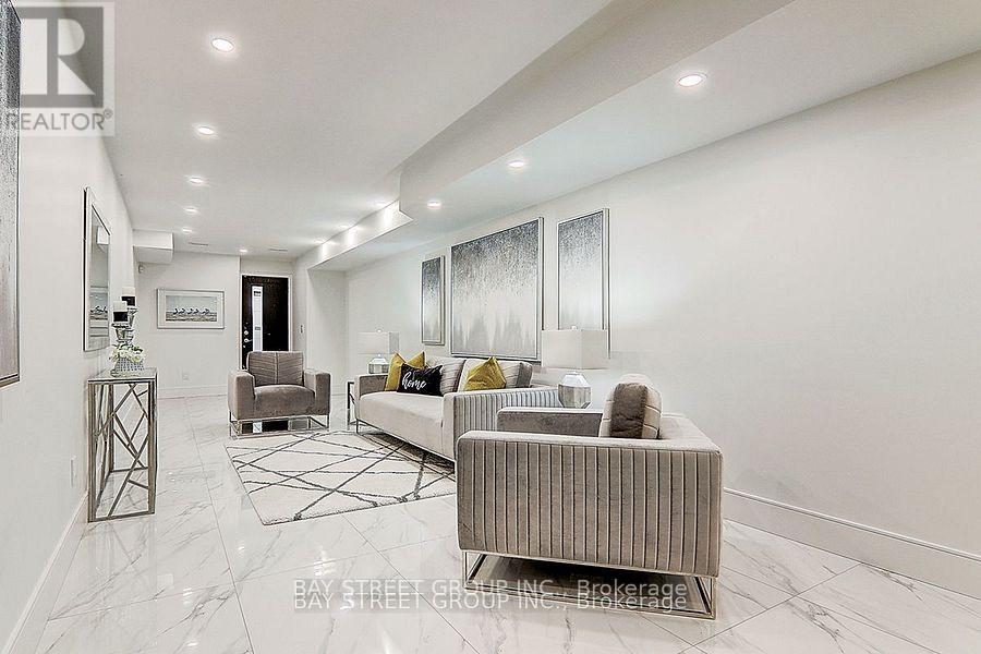 329 Clinton Street, Toronto, Ontario  M6G 2Y7 - Photo 31 - C12847242