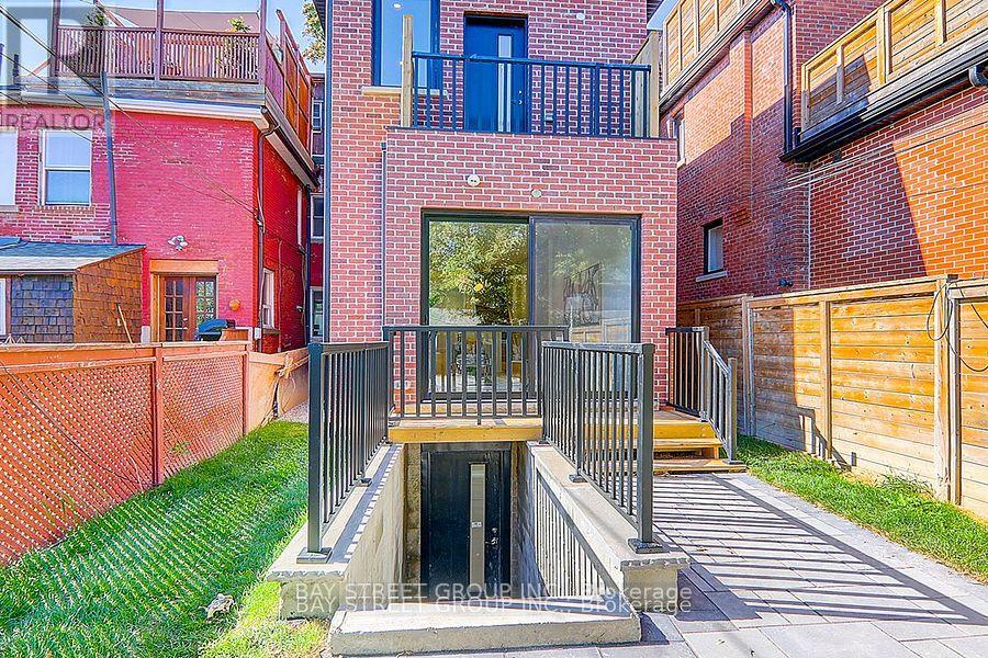 329 Clinton Street, Toronto, Ontario  M6G 2Y7 - Photo 36 - C12847242