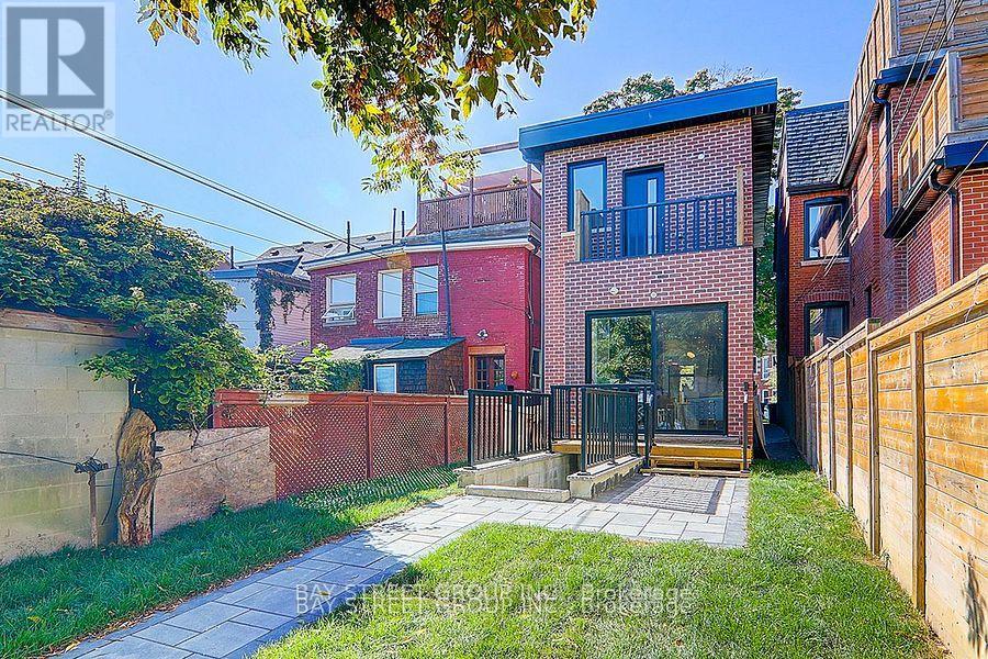 329 Clinton Street, Toronto, Ontario  M6G 2Y7 - Photo 37 - C12847242