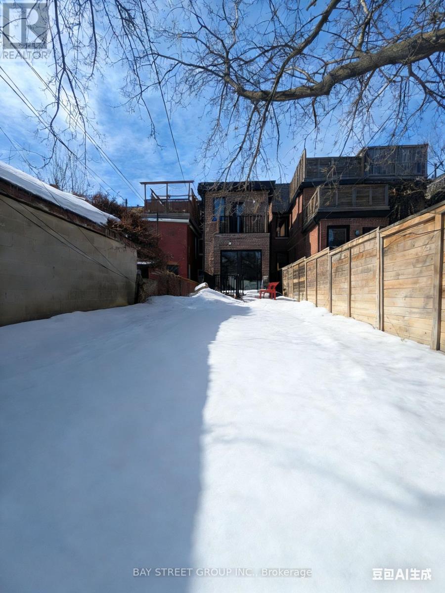 329 Clinton Street, Toronto, Ontario  M6G 2Y7 - Photo 39 - C12847242