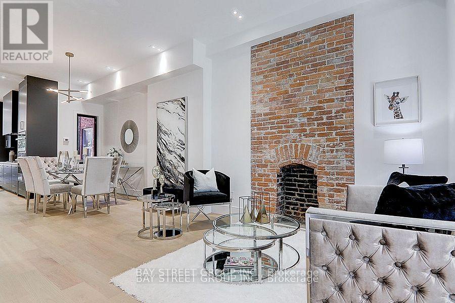 329 Clinton Street, Toronto, Ontario  M6G 2Y7 - Photo 5 - C12847242