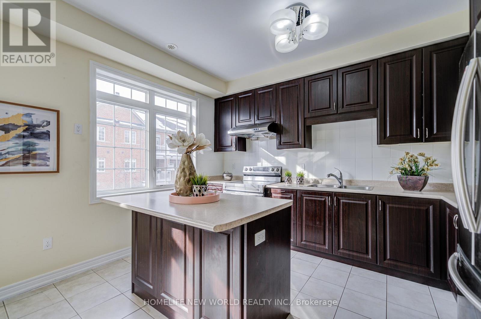 25 Spiv Grove Way, Markham, Ontario  L6E 0T6 - Photo 11 - N12847192