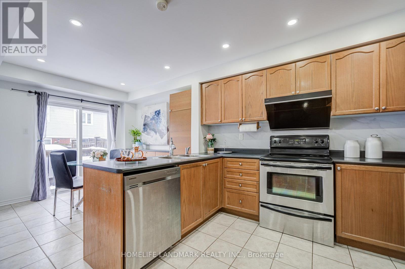 30 Richard Coulson Crescent, Whitchurch-Stouffville, Ontario  L4A 0G7 - Photo 16 - N12847202