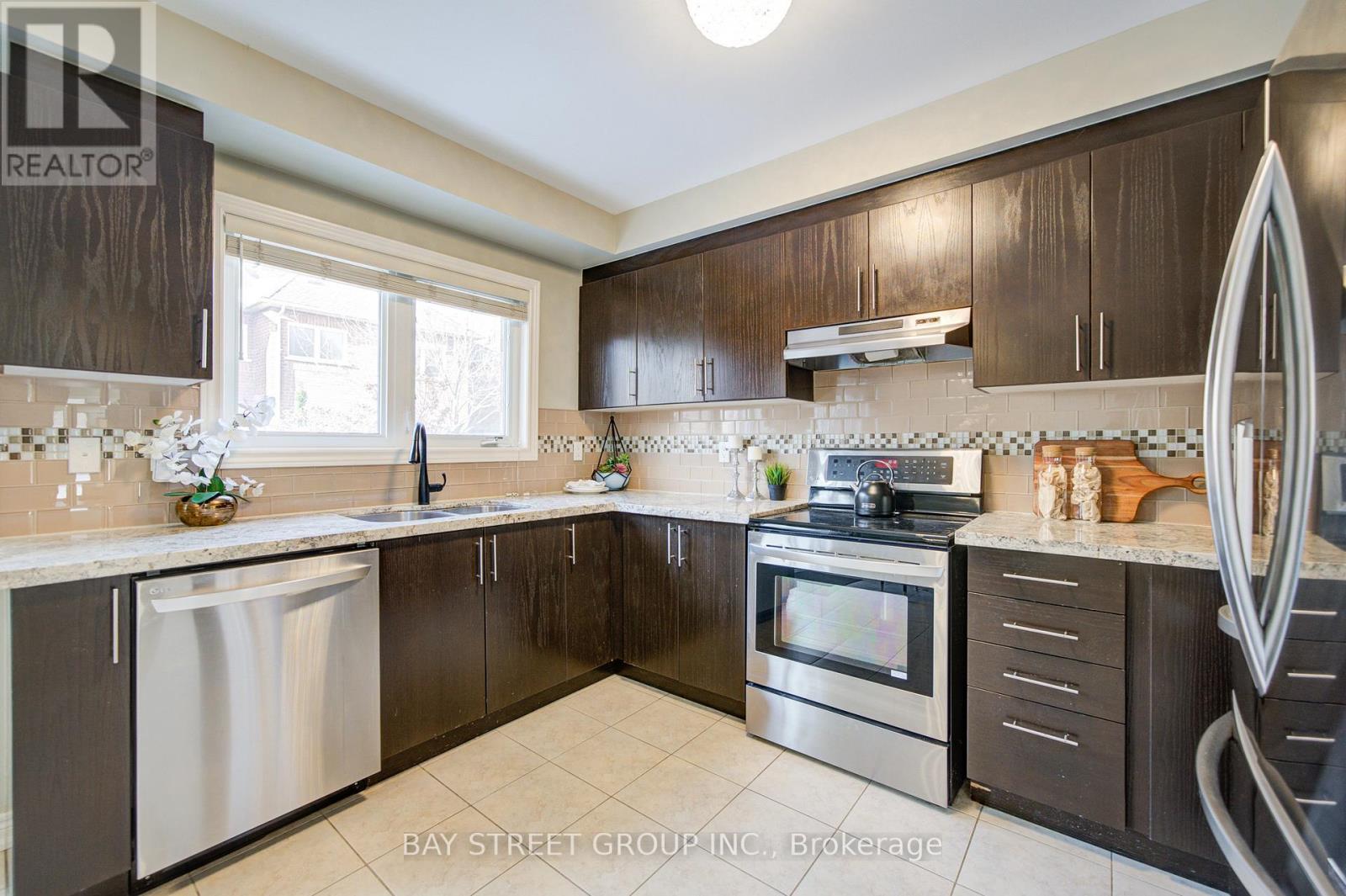 22 Latitude Lane, Whitchurch-Stouffville, Ontario  L4A 0T1 - Photo 12 - N12847204