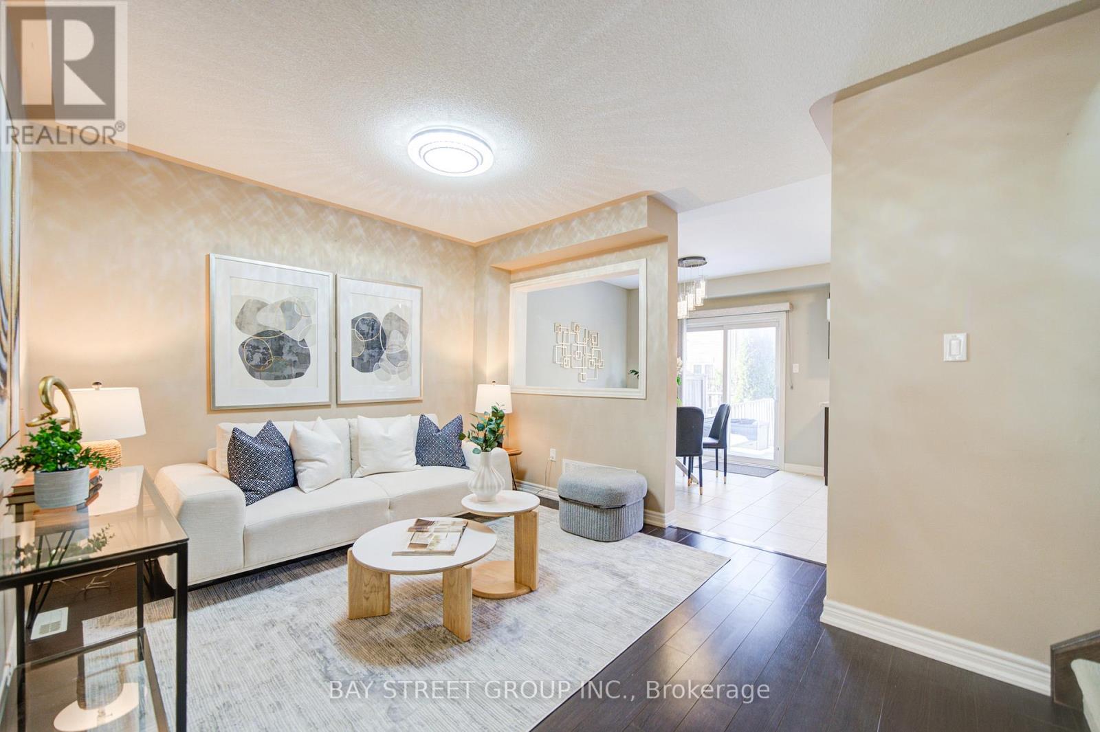 22 Latitude Lane, Whitchurch-Stouffville, Ontario  L4A 0T1 - Photo 5 - N12847204