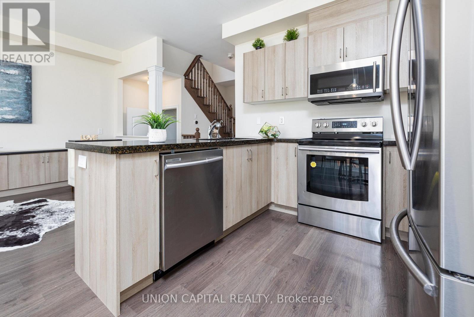 64 Collier Crescent, Markham, Ontario  L6E 0T2 - Photo 12 - N12847218