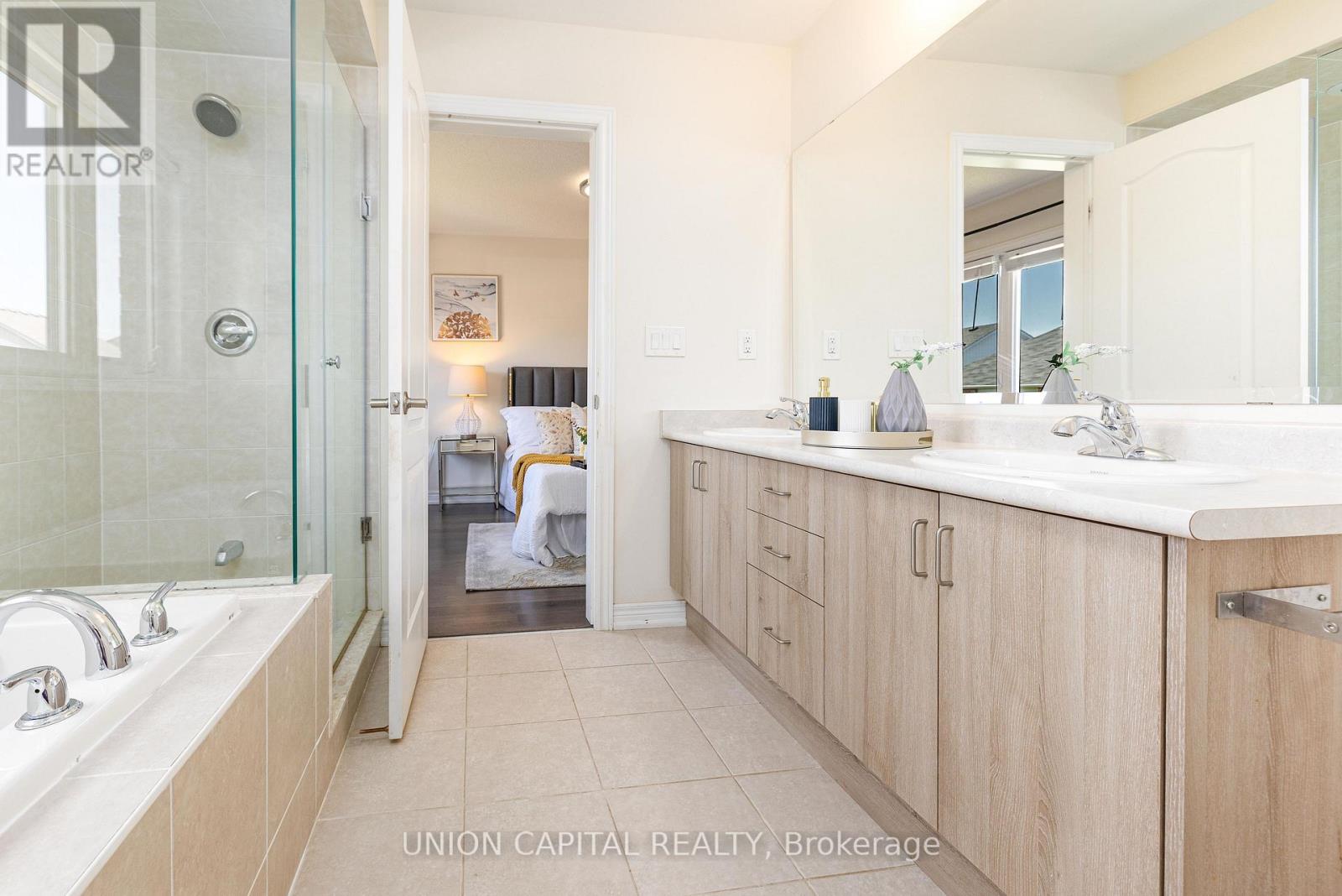 64 Collier Crescent, Markham, Ontario  L6E 0T2 - Photo 25 - N12847218