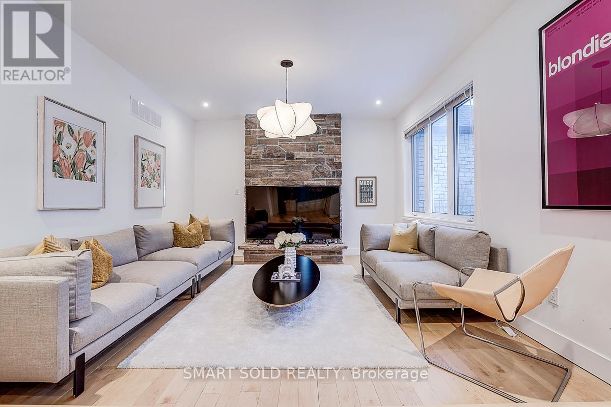 197 Garden Avenue, Richmond Hill, Ontario  L4C 6L8 - Photo 27 - N12847244