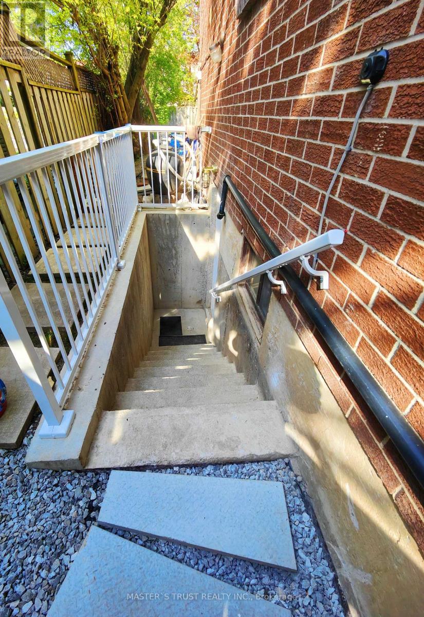 14 Summerfeldt Crescent, Markham (Unionville), Ontario  L3R 2B2 - Photo 3 - N12847248