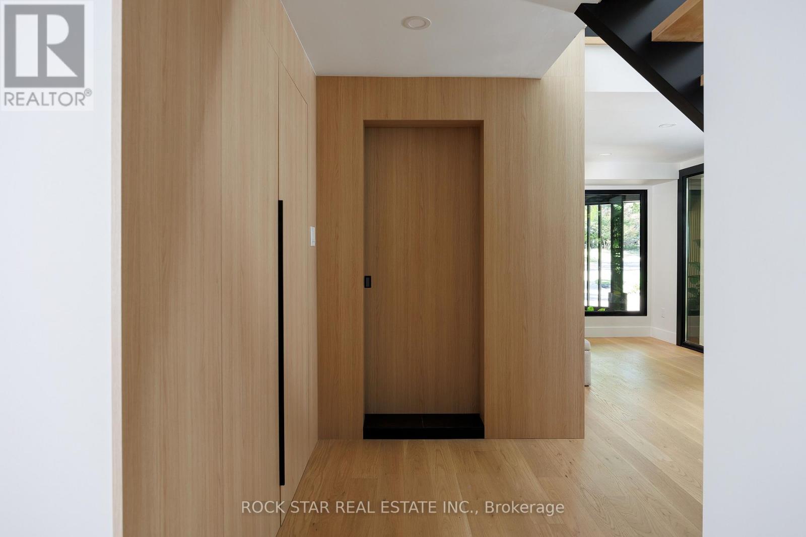 1113 Greenoaks Drive, Mississauga, Ontario  L5J 3A1 - Photo 11 - W12847178