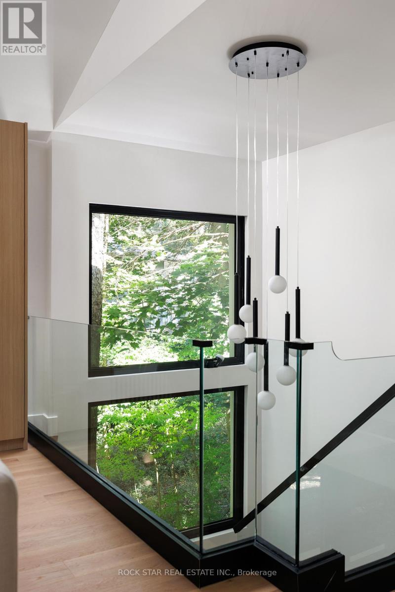 1113 Greenoaks Drive, Mississauga, Ontario  L5J 3A1 - Photo 13 - W12847178