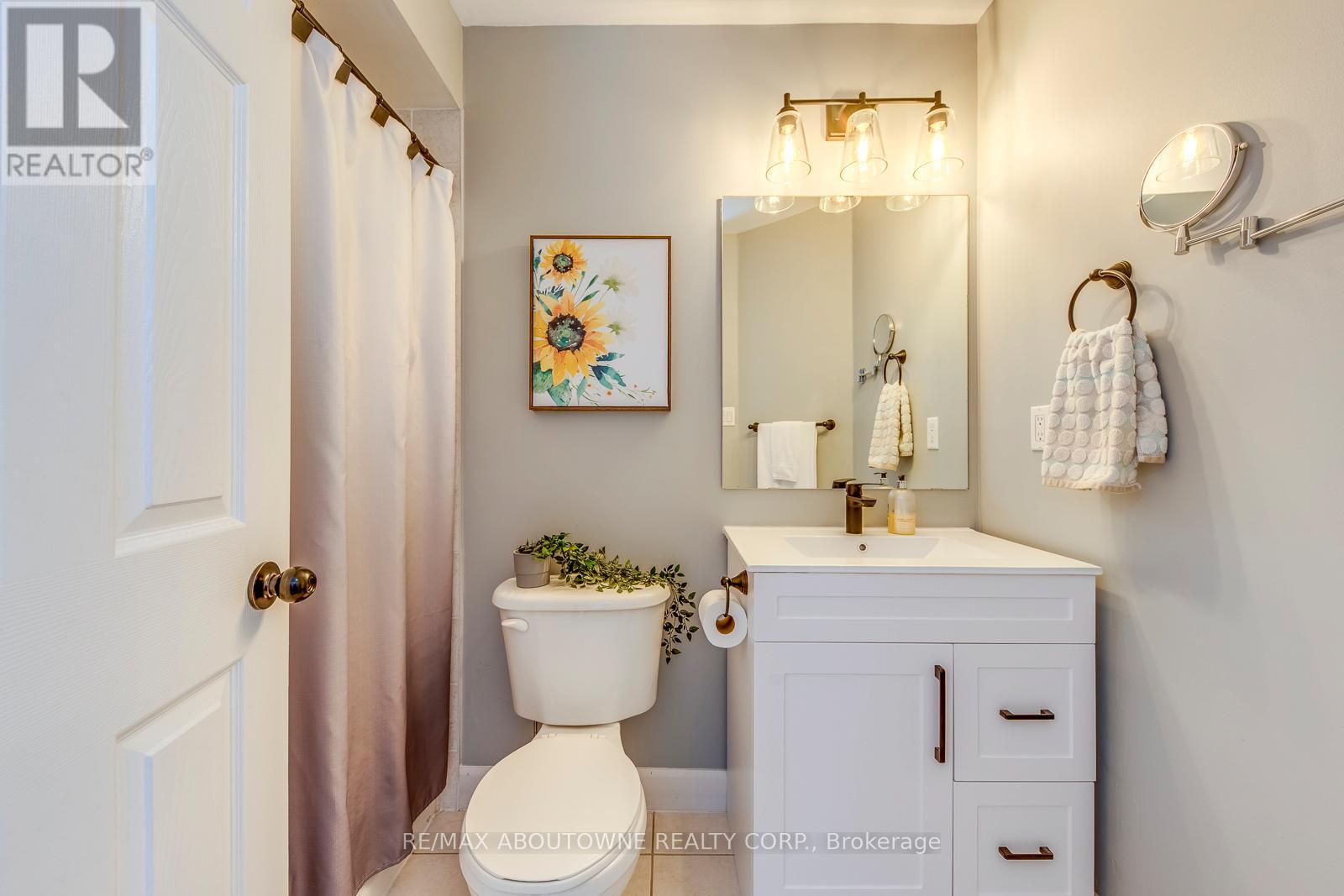 34 Palomino Trail, Halton Hills, Ontario  L7G 6E9 - Photo 32 - W12847200