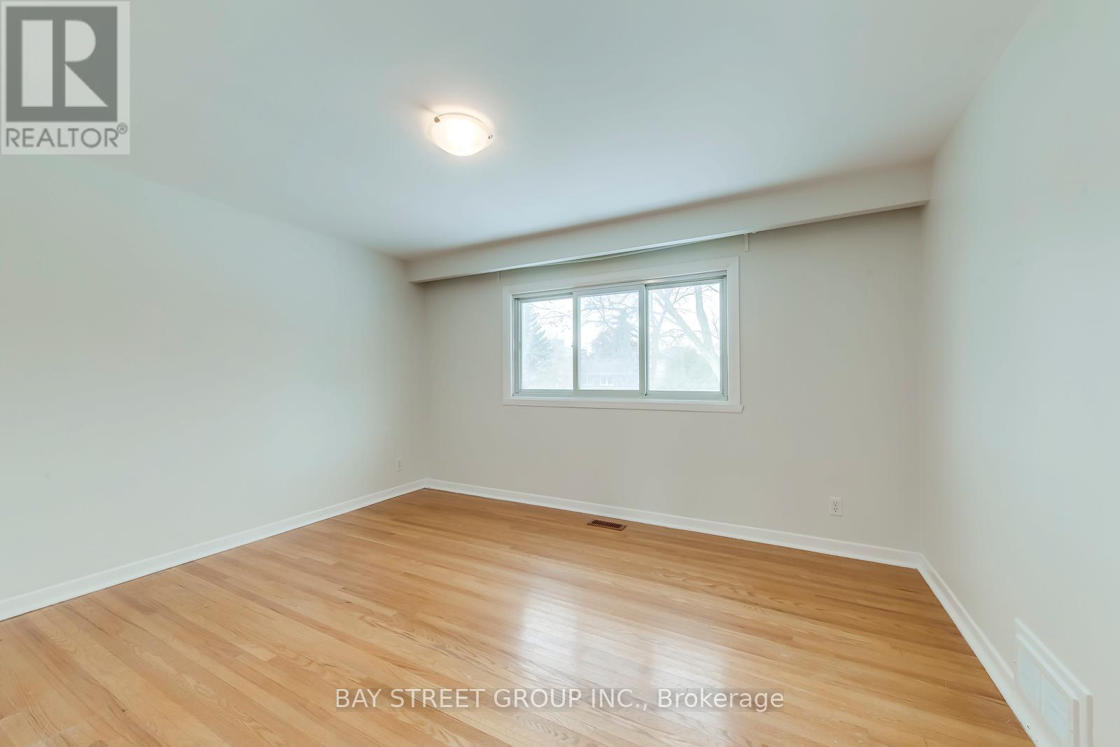 49 Rayne Avenue, Oakville, Ontario  L6H 1C1 - Photo 21 - W12847220