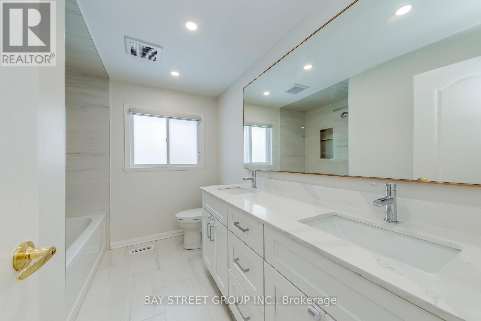 49 Rayne Avenue, Oakville, Ontario  L6H 1C1 - Photo 28 - W12847220