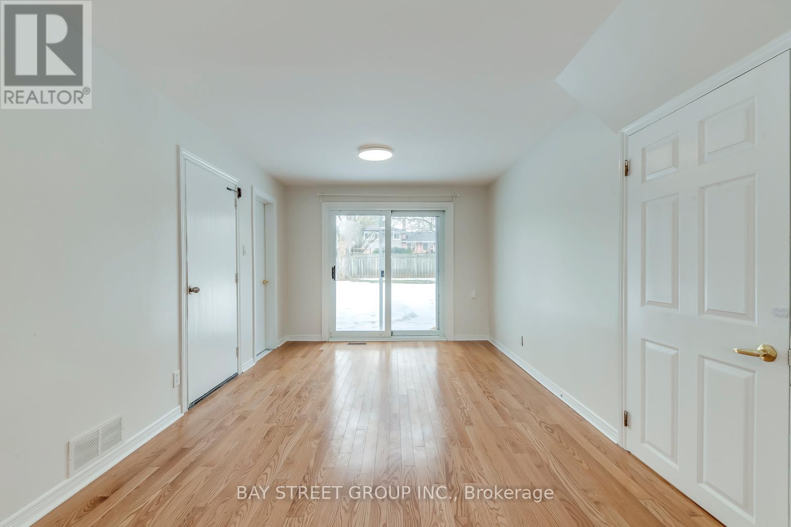 49 Rayne Avenue, Oakville, Ontario  L6H 1C1 - Photo 31 - W12847220