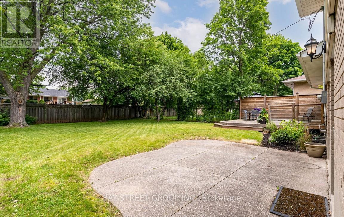 49 Rayne Avenue, Oakville, Ontario  L6H 1C1 - Photo 42 - W12847220