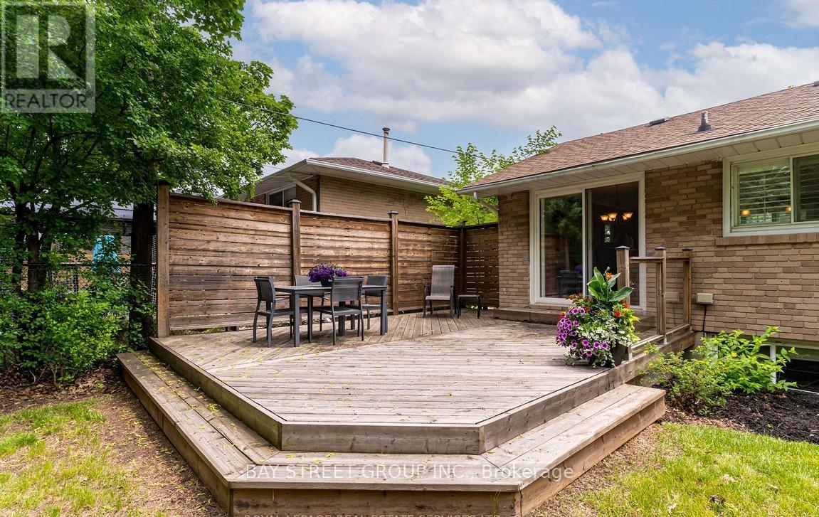 49 Rayne Avenue, Oakville, Ontario  L6H 1C1 - Photo 43 - W12847220