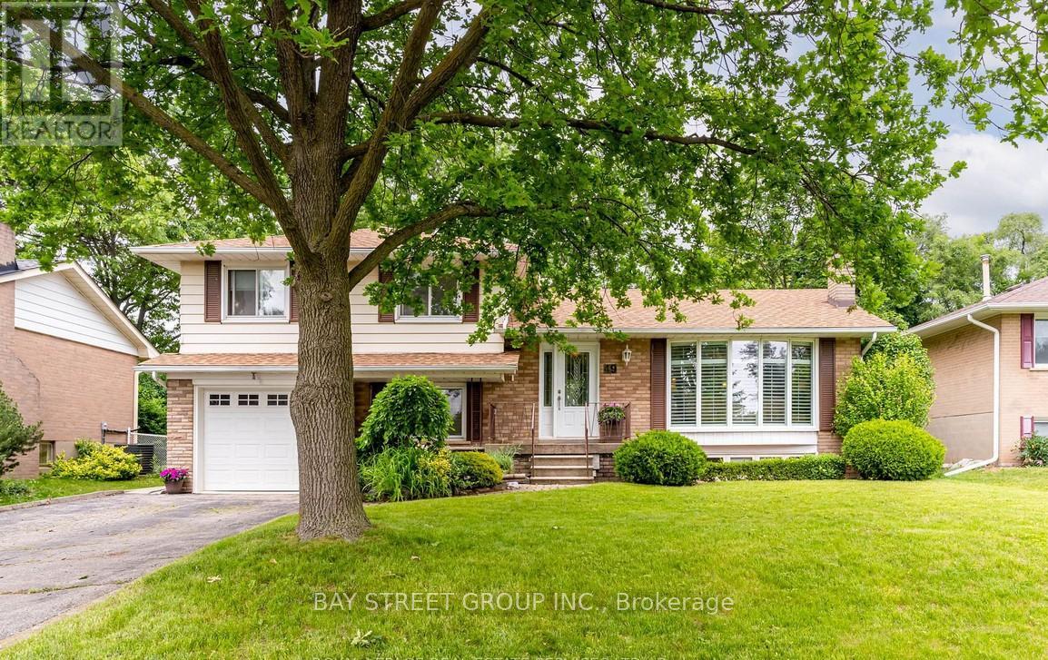 49 Rayne Avenue, Oakville, Ontario  L6H 1C1 - Photo 5 - W12847220
