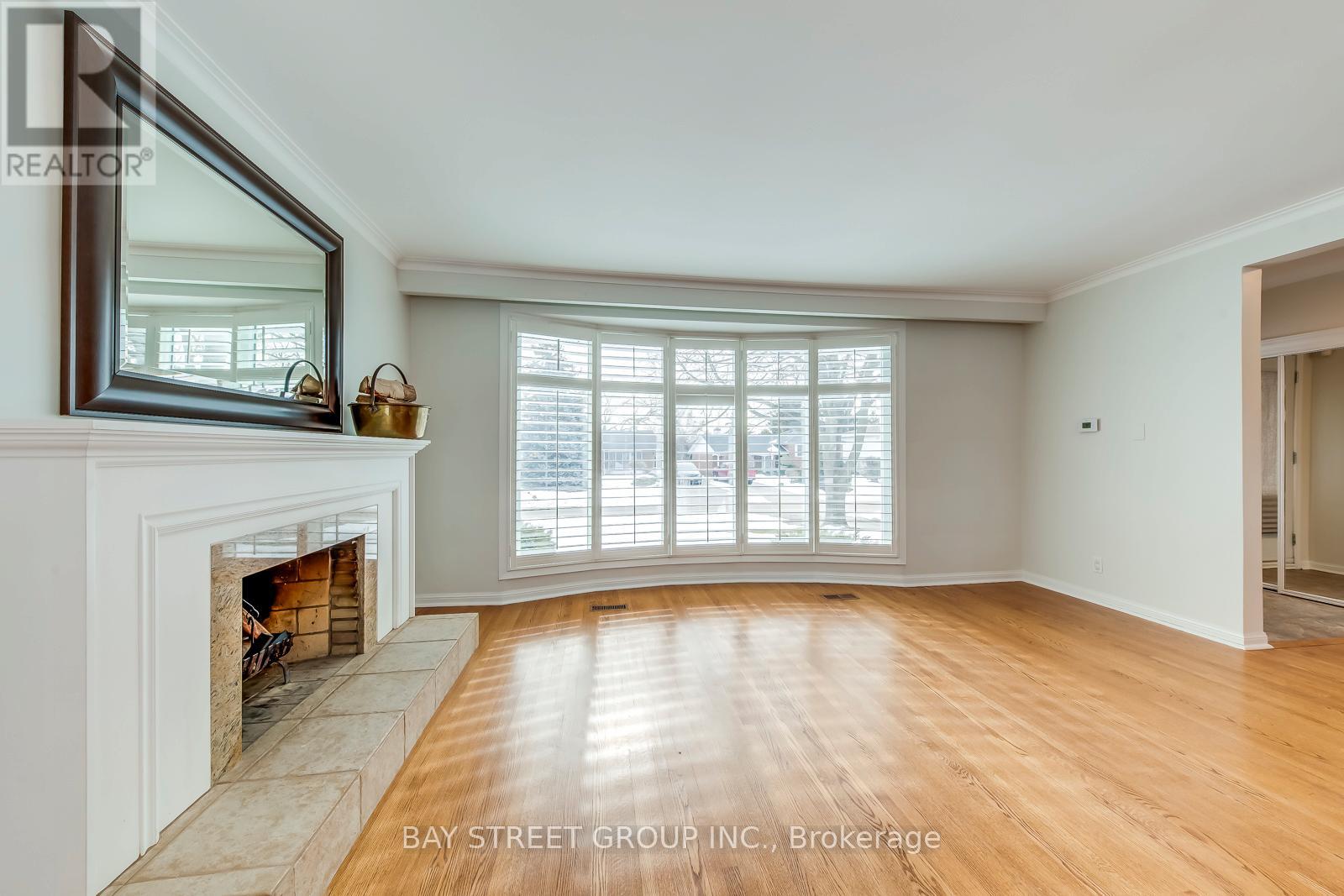 49 Rayne Avenue, Oakville, Ontario  L6H 1C1 - Photo 8 - W12847220