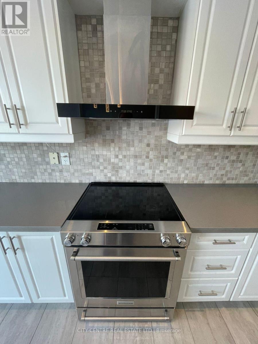 4777 Glasshill Grove, Mississauga, Ontario  L5M 7R6 - Photo 23 - W12847234