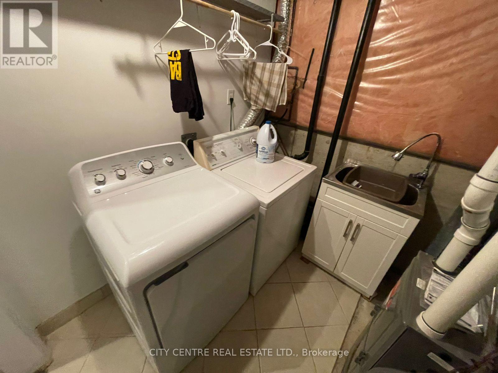 4777 Glasshill Grove, Mississauga, Ontario  L5M 7R6 - Photo 44 - W12847234