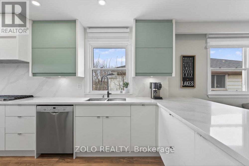 20 Bridesburg Drive, Toronto, Ontario  M9R 2K3 - Photo 3 - W12847240