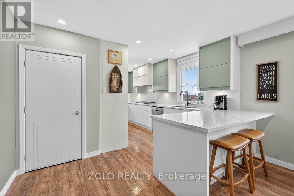 20 Bridesburg Drive, Toronto, Ontario  M9R 2K3 - Photo 4 - W12847240