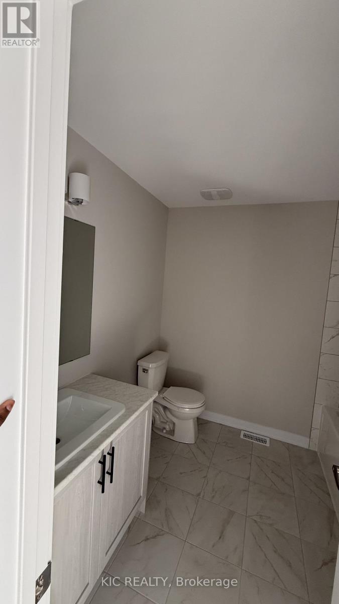 135 Ryan Reynolds Way, Ottawa, Ontario  K4A 5T5 - Photo 15 - X12847216