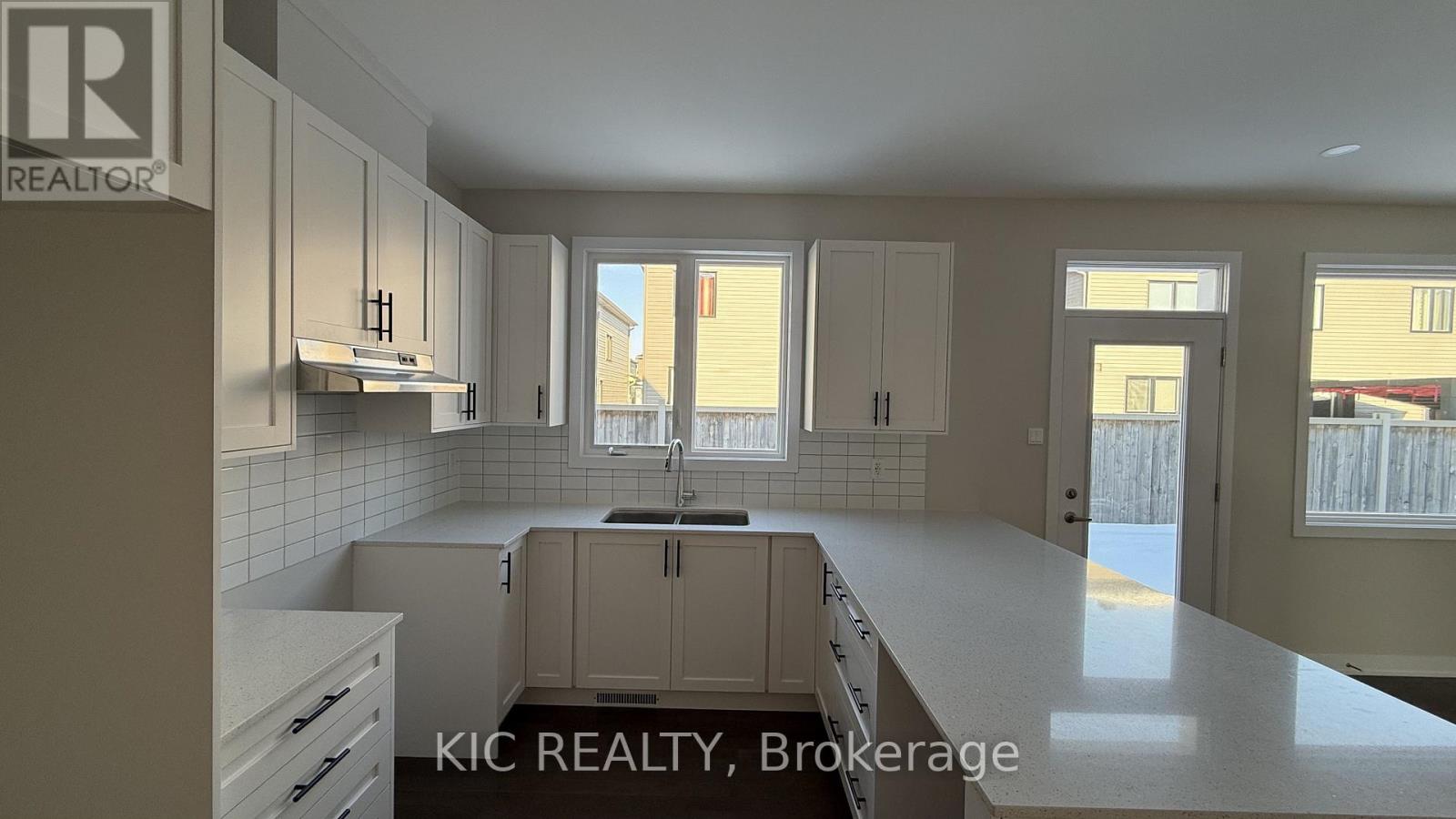 135 Ryan Reynolds Way, Ottawa, Ontario  K4A 5T5 - Photo 3 - X12847216