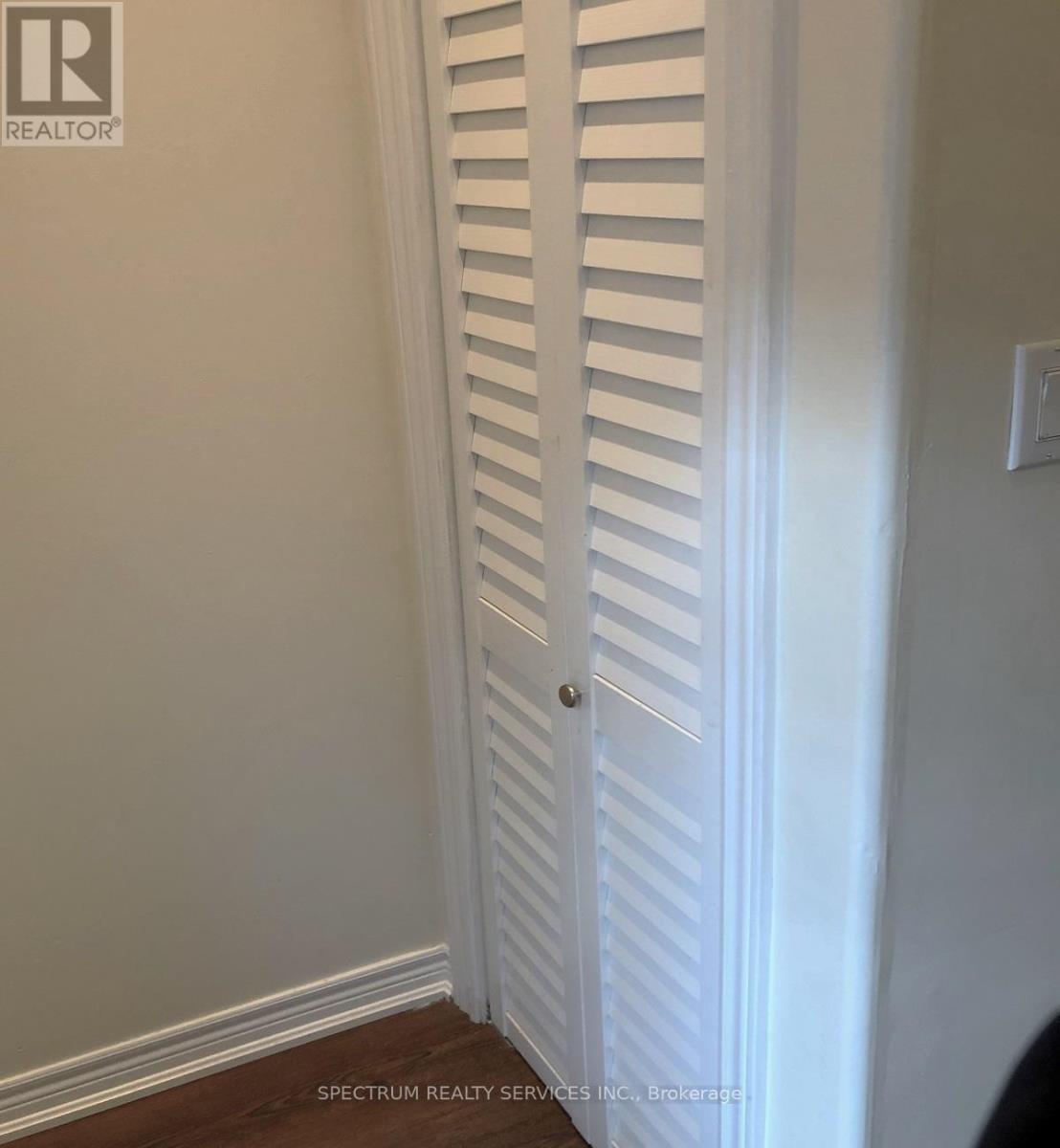 Lower - 1002 Weston Road, Toronto, Ontario  M6N 3S1 - Photo 14 - W12846162