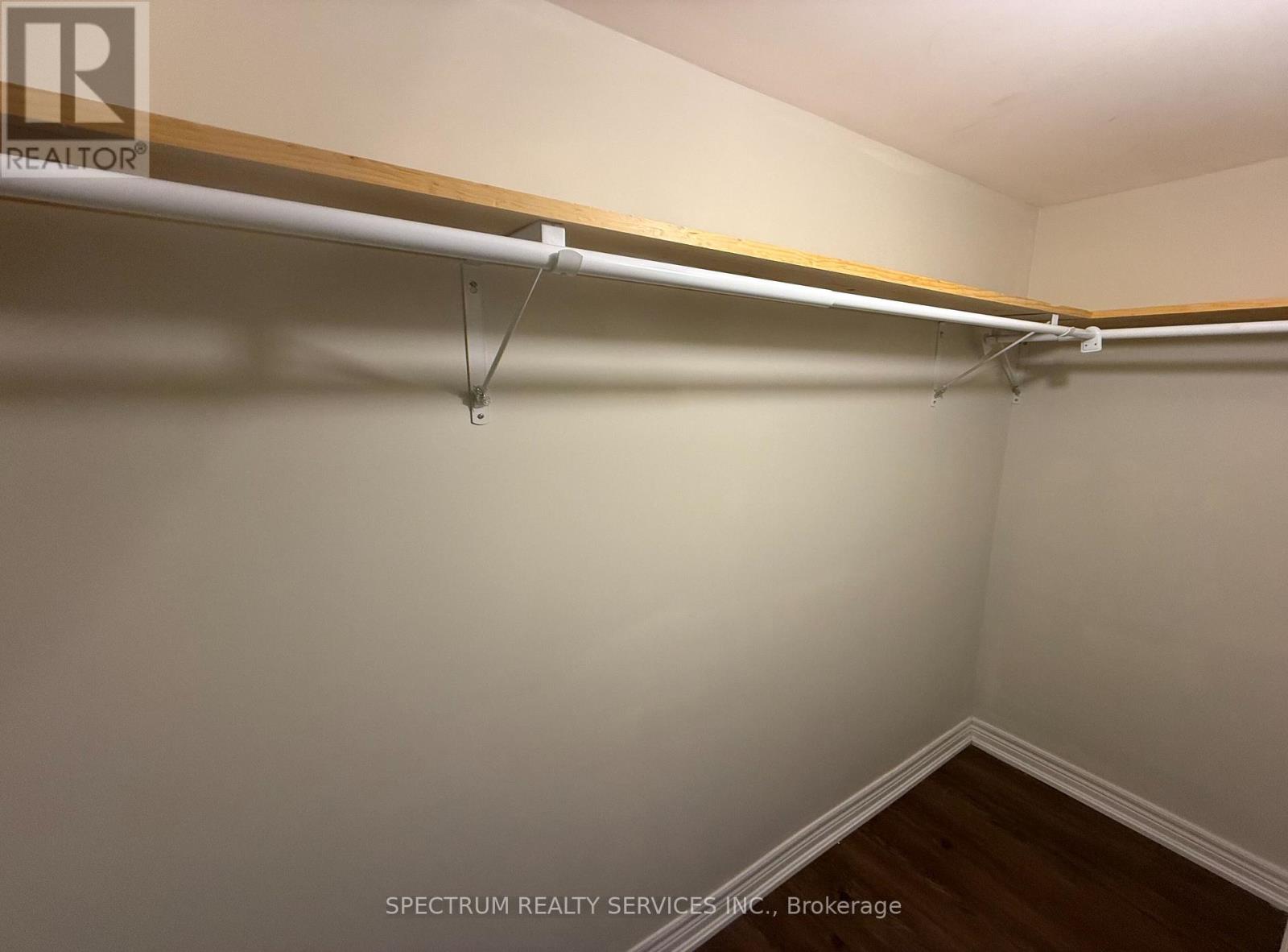 Lower - 1002 Weston Road, Toronto, Ontario  M6N 3S1 - Photo 8 - W12846162