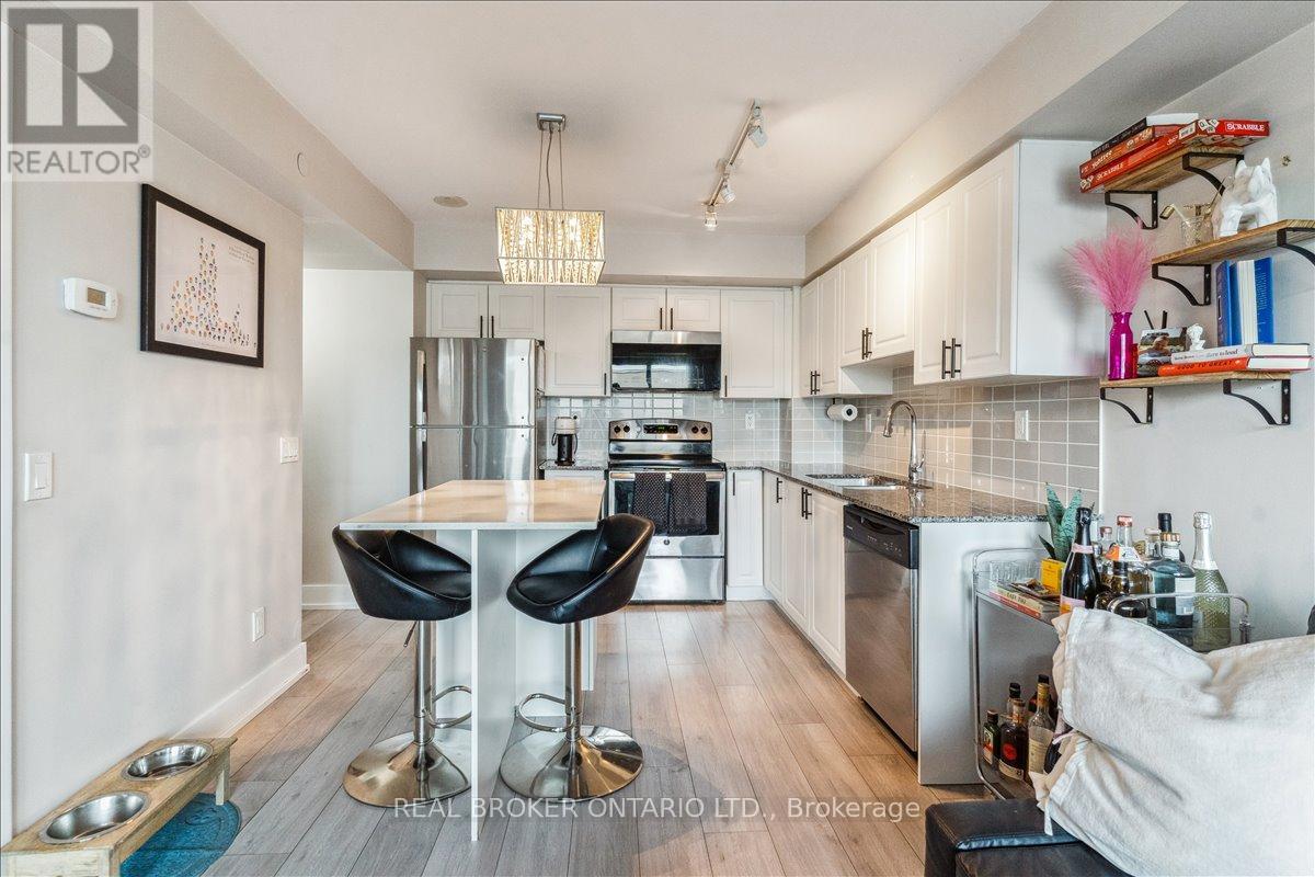 401 - 1215 Bayly Street, Pickering, Ontario  L1W 1L7 - Photo 2 - E12847276